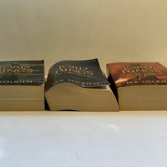 Vintage The Lord of the Rings Trilogy Box Set J.R.R. Tolkien (2002) Paperback - Picture 5 of 6